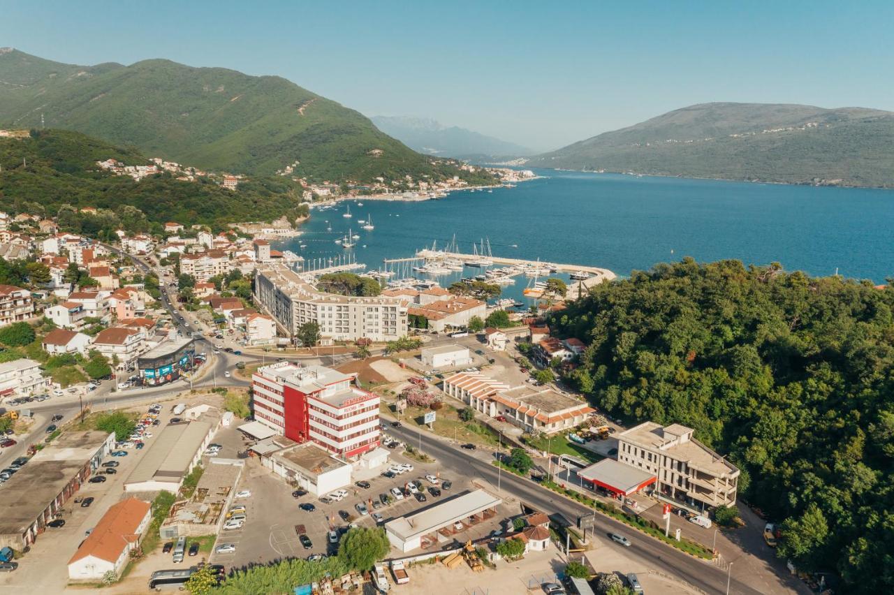 Отель Centar Novi Херцег-Нови Экстерьер фото