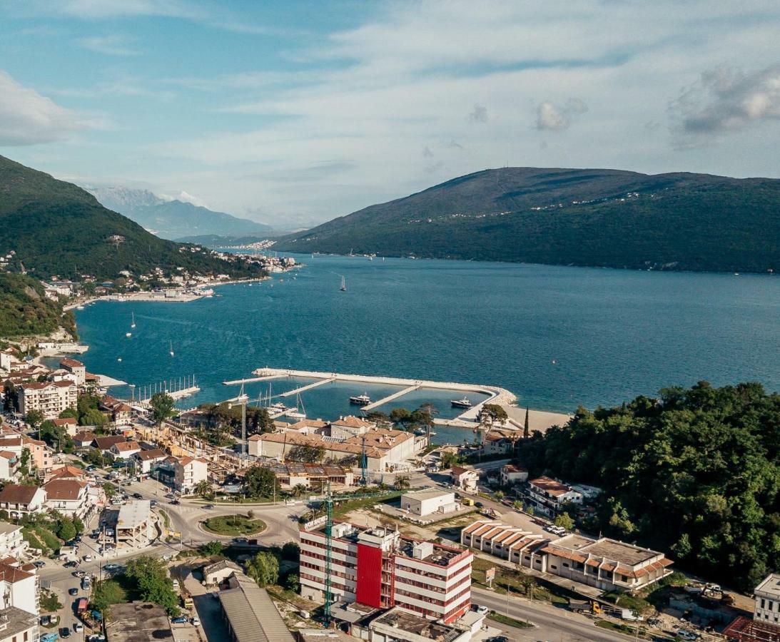 Отель Centar Novi Херцег-Нови Экстерьер фото